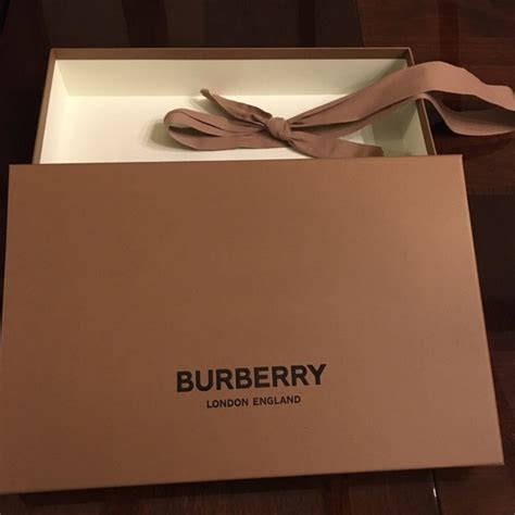 bao bì burberry.